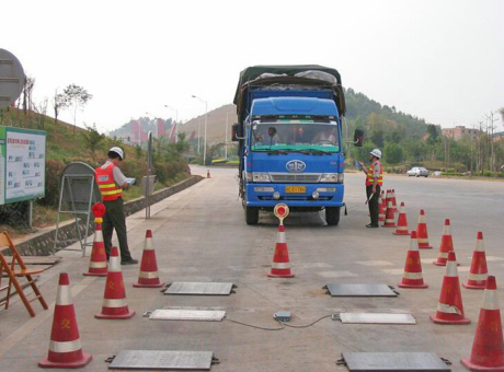 軸重秤-高速公路交警專用地磅、便攜式公路超載檢測系統